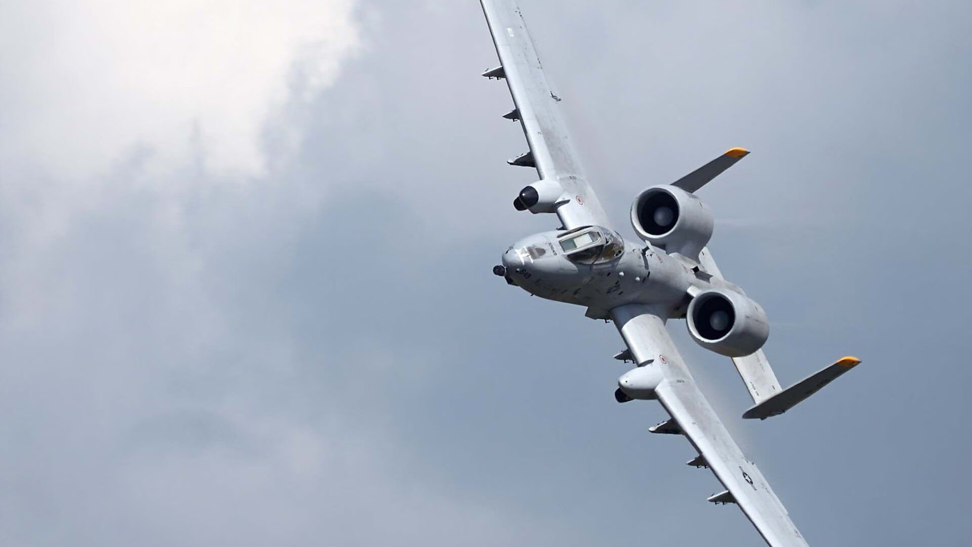 当红牛遇见雄狮,一场跨越次元的友谊赛与本泽马的第800次定义