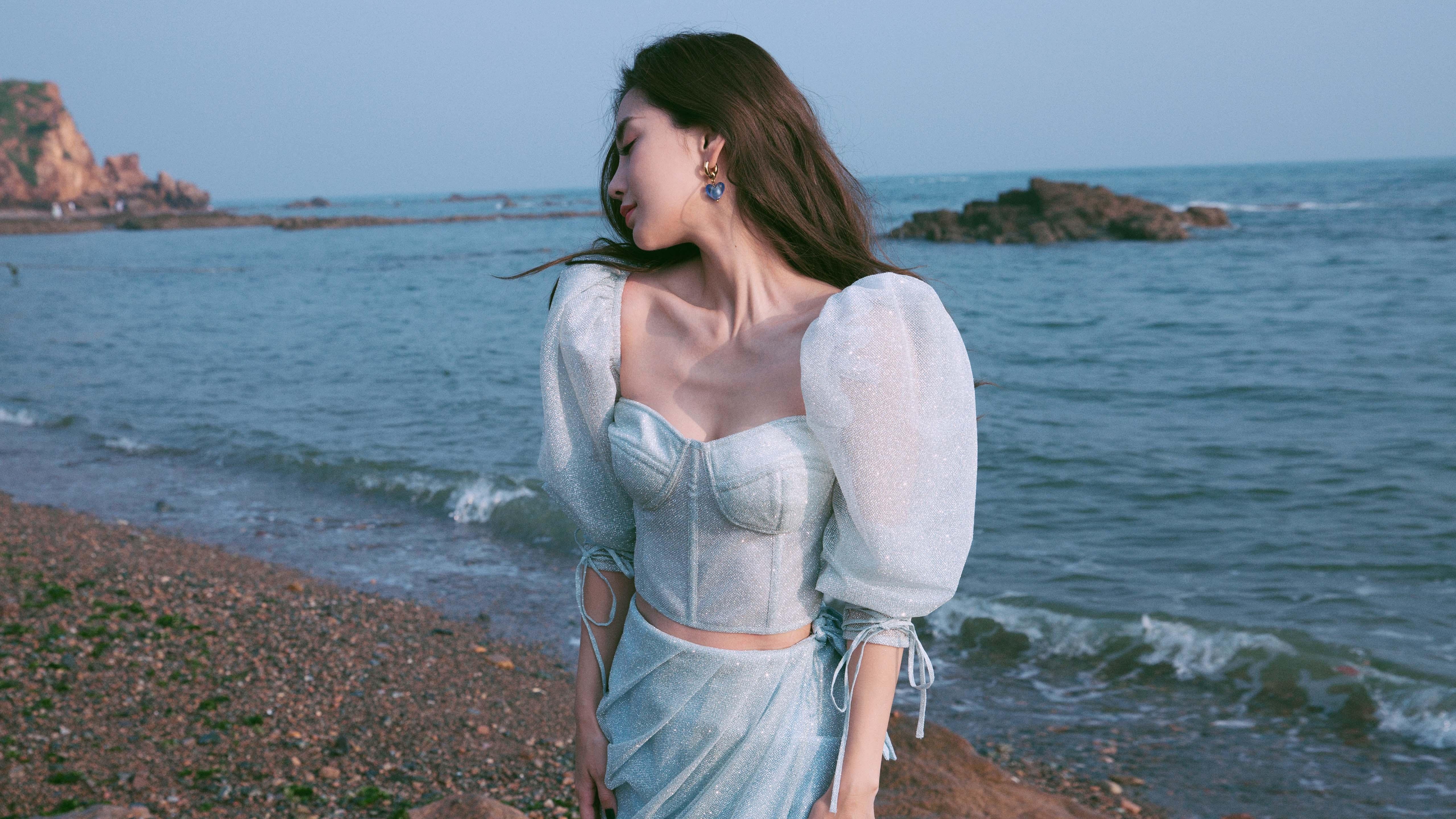 平行时空的足球周末,库尔图瓦绝境封神与苏格兰的狂喜飓风